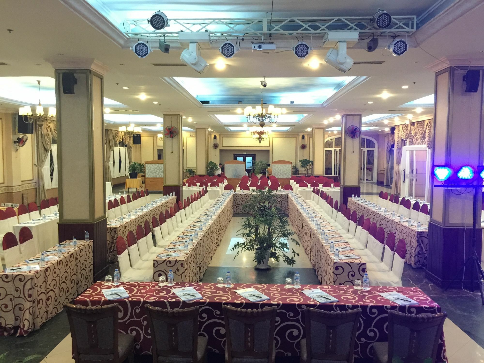 Sammy Dalat Hotel Buitenkant foto